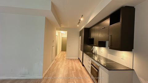 Photo 10 at 402 - 30 Nelson Street, Waterfront Communities C1, Toronto