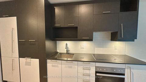 Photo 11 at 402 - 30 Nelson Street, Waterfront Communities C1, Toronto
