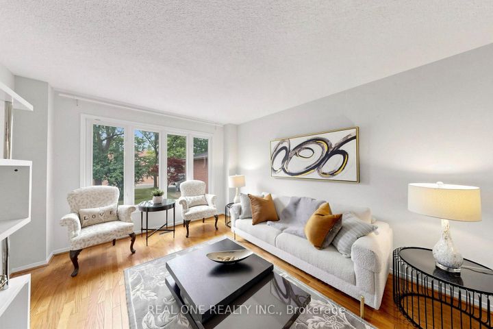 Photo 5 at 1960 Pimlico Court, Central Erin Mills, Mississauga