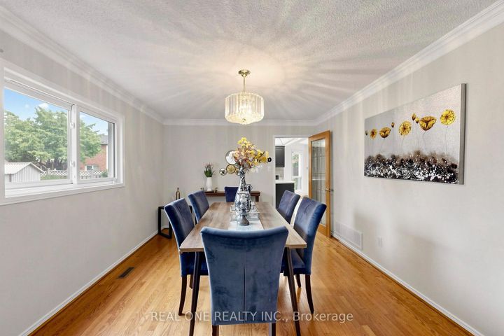 Photo 8 at 1960 Pimlico Court, Central Erin Mills, Mississauga