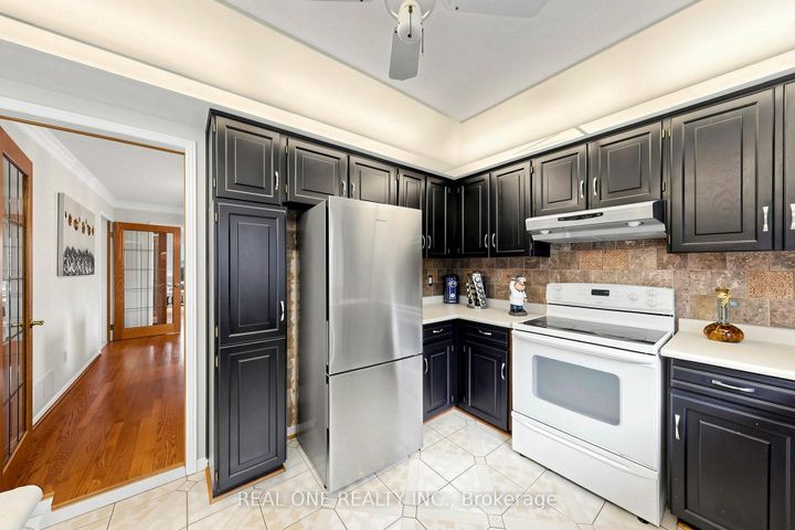 Photo 16 at 1960 Pimlico Court, Central Erin Mills, Mississauga