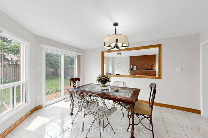 Photo 18 at 1960 Pimlico Court, Central Erin Mills, Mississauga