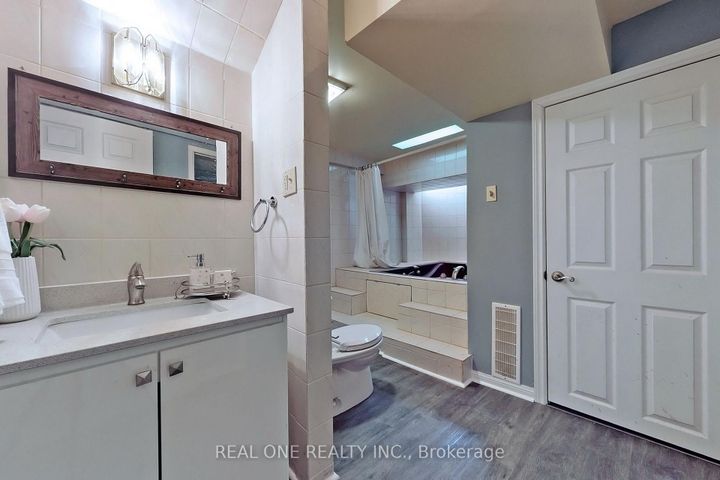 Photo 47 at 1960 Pimlico Court, Central Erin Mills, Mississauga