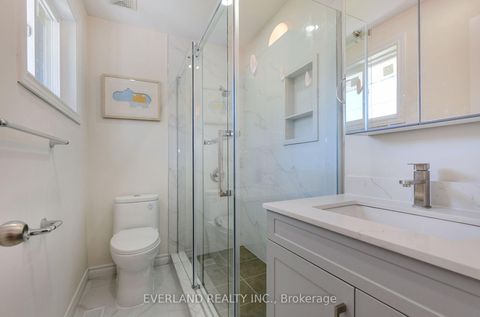 Photo 3 at 52 Fairglen Avenue, L'Amoreaux, Toronto