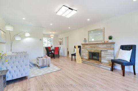 Photo 4 at 52 Fairglen Avenue, L'Amoreaux, Toronto