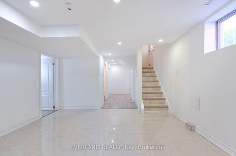 Photo 23 at 52 Fairglen Avenue, L'Amoreaux, Toronto