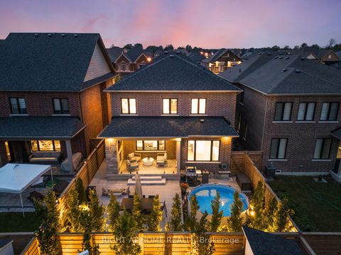Photo 4 at 42 Alistair Crescent, Kleinburg, Vaughan