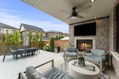 Photo 10 at 42 Alistair Crescent, Kleinburg, Vaughan