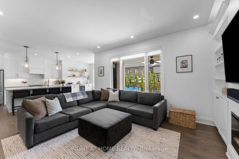 Photo 15 at 42 Alistair Crescent, Kleinburg, Vaughan