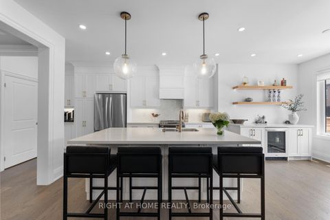 Photo 17 at 42 Alistair Crescent, Kleinburg, Vaughan
