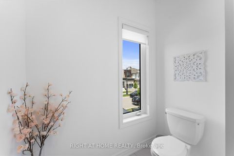 Photo 33 at 42 Alistair Crescent, Kleinburg, Vaughan