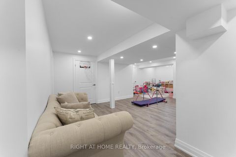 Photo 40 at 42 Alistair Crescent, Kleinburg, Vaughan