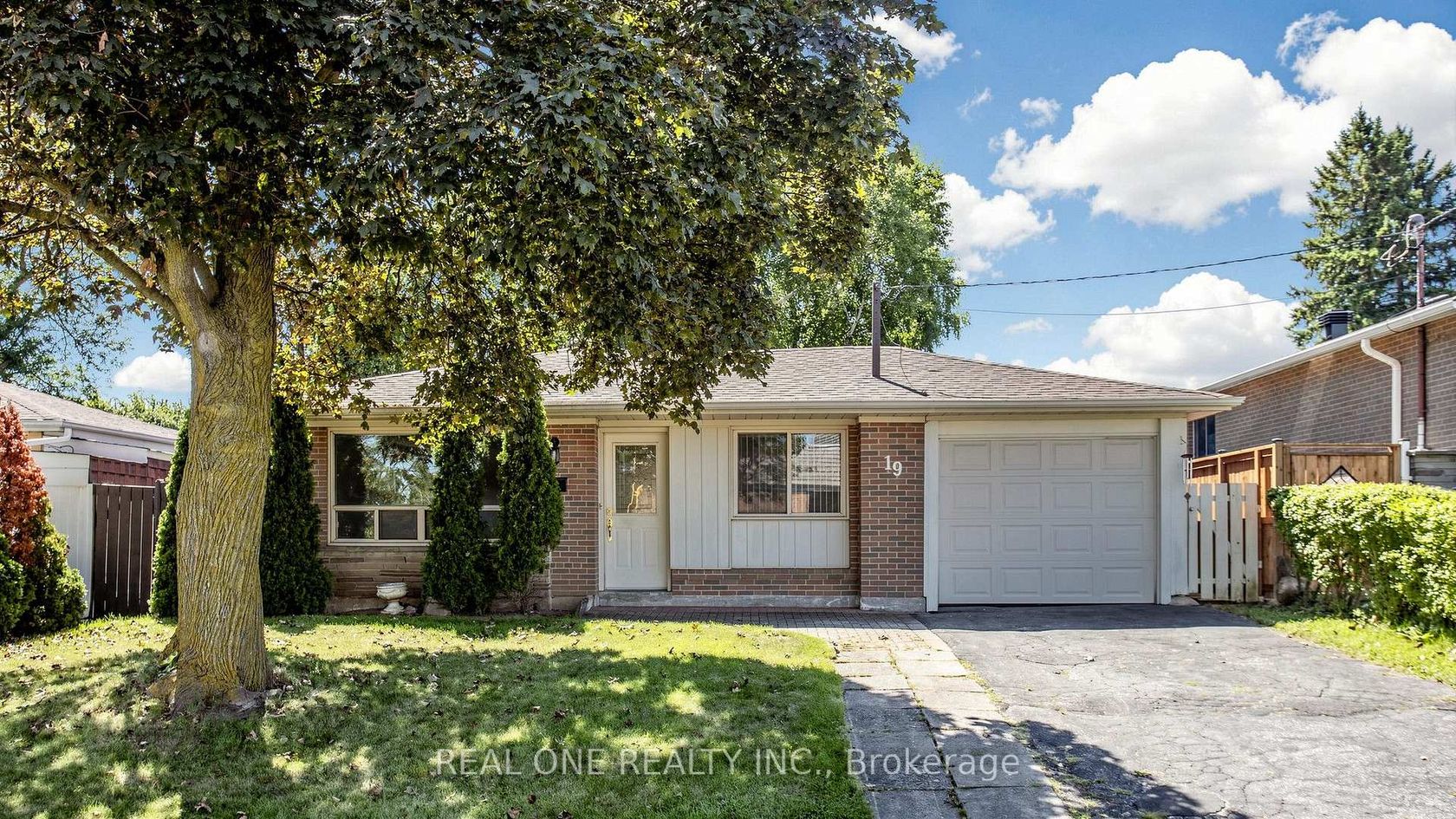 19 Nymark Avenue, Don Valley Village, Toronto photo 3