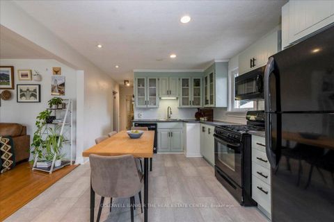 Photo 3 at 18 Agnes Street, Wellington, Barrie