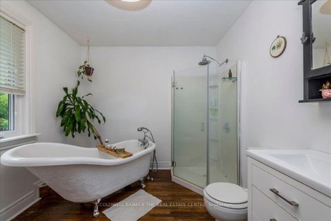 Photo 9 at 18 Agnes Street, Wellington, Barrie