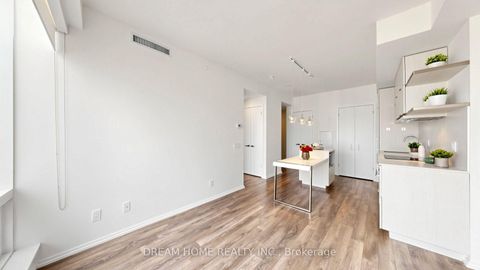 Photo 8 at 1701 - 197 YONGE ST Street, Yonge Corridor, Toronto
