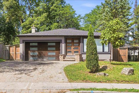 Photo 2 at 290 Newton Drive, Newtonbrook East, Toronto