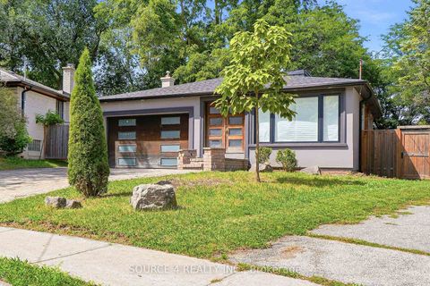 Photo 4 at 290 Newton Drive, Newtonbrook East, Toronto