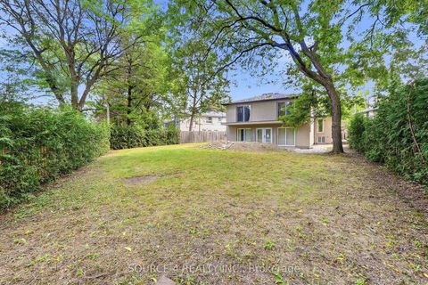 Photo 7 at 290 Newton Drive, Newtonbrook East, Toronto