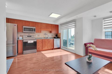 Photo 12 at 24 - 37 Four Winds Drive, York University Heights, Toronto