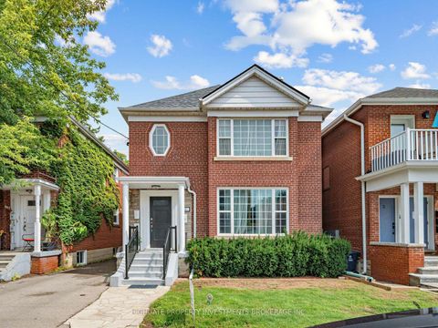 Photo 1 at 981 Avenue Road, Eglinton, Toronto