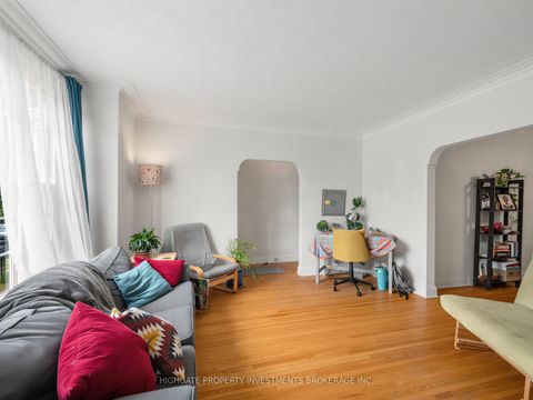 Photo 5 at 981 Avenue Road, Eglinton, Toronto