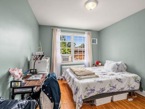 Photo 15 at 981 Avenue Road, Eglinton, Toronto