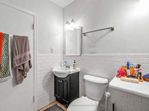 Photo 18 at 981 Avenue Road, Eglinton, Toronto
