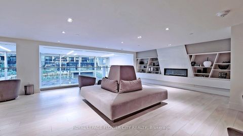 Photo 11 at 325 - 2908 Highway 7 Road, Concord, Vaughan