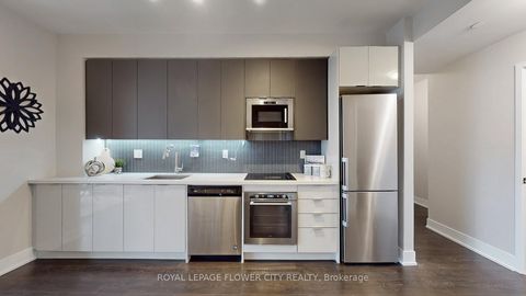 Photo 15 at 325 - 2908 Highway 7 Road, Concord, Vaughan