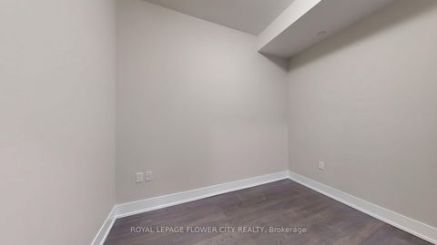 Photo 32 at 325 - 2908 Highway 7 Road, Concord, Vaughan