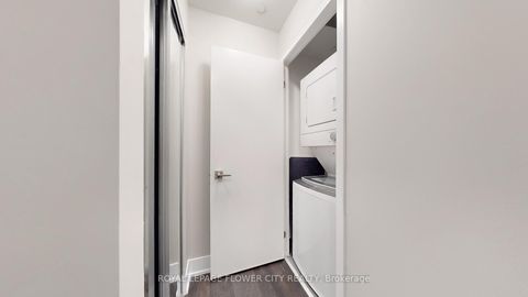Photo 34 at 325 - 2908 Highway 7 Road, Concord, Vaughan