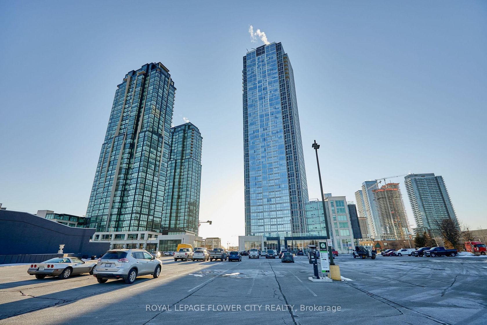325 - 2908 Highway 7 Road, Concord, Vaughan photo number 2