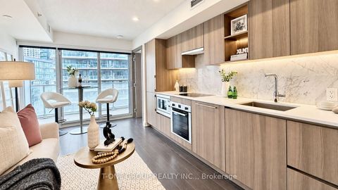 Photo 2 at 1502 - 19 Bathurst Street, Waterfront Communities C1, Toronto