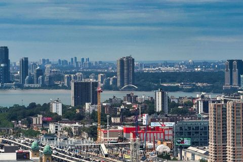 Photo 27 at 4611 - 75 Queens Wharf Road, Waterfront Communities C1, Toronto