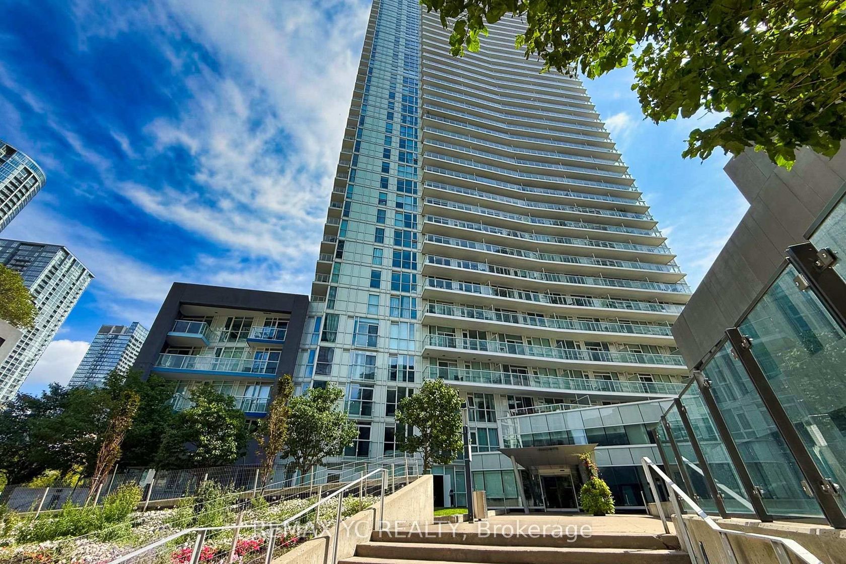 4611 - 75 Queens Wharf Road, Waterfront Communities C1, Toronto photo number 2