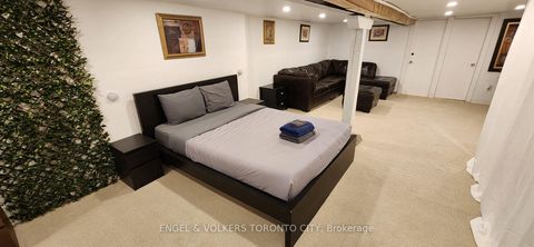 Photo 12 at 298 Seaton Street, South St. James Town, Toronto