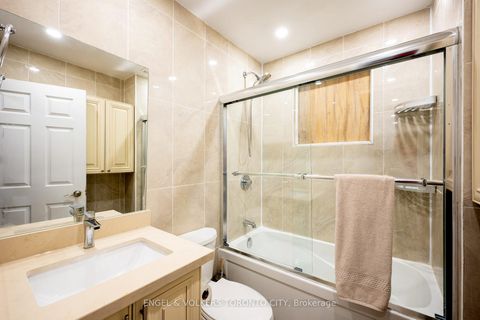 Photo 20 at 298 Seaton Street, South St. James Town, Toronto