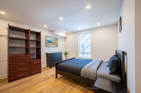 Photo 21 at 298 Seaton Street, South St. James Town, Toronto