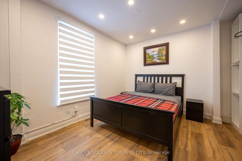 Photo 25 at 298 Seaton Street, South St. James Town, Toronto