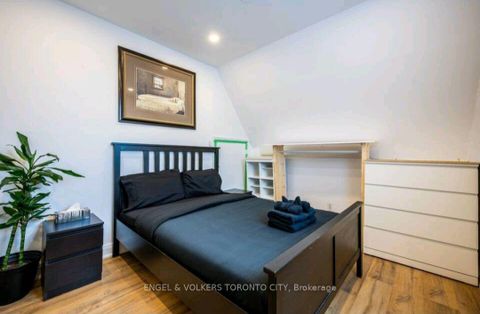 Photo 27 at 298 Seaton Street, South St. James Town, Toronto