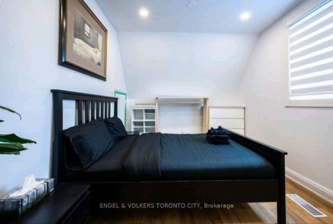 Photo 28 at 298 Seaton Street, South St. James Town, Toronto