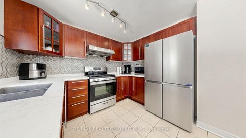 Photo 10 at 13 Quietbrook Crescent, Rouge E11, Toronto