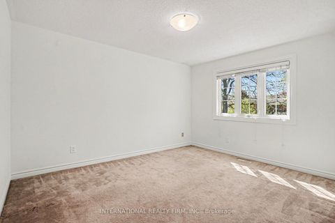 Photo 11 at 46 Heath Street, Doncrest, Richmond Hill