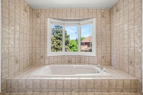 Photo 13 at 46 Heath Street, Doncrest, Richmond Hill