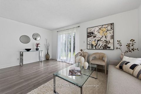 Photo 11 at 6 Damascus Drive, Clairville, Toronto