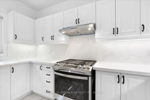 Photo 16 at 22 Fern Avenue, Langstaff, Richmond Hill