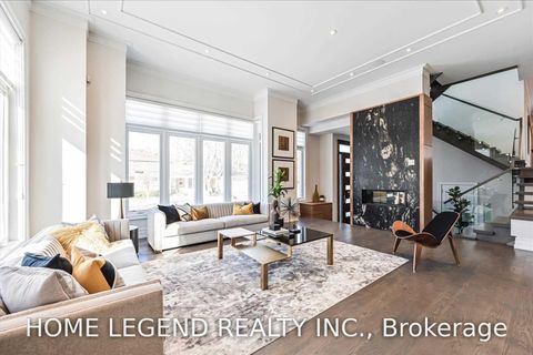 Photo 2 at 272 Hillcrest Avenue, Willowdale East, Toronto