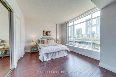 Photo 17 at 512E - 500 Queens Quay W, Waterfront Communities C1, Toronto