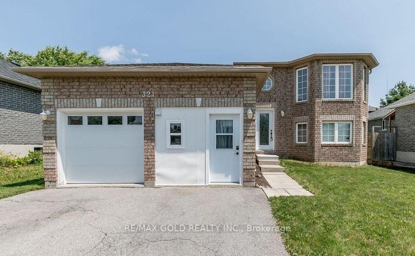 321 Johnson Street, Georgian Drive, Barrie photo number 2